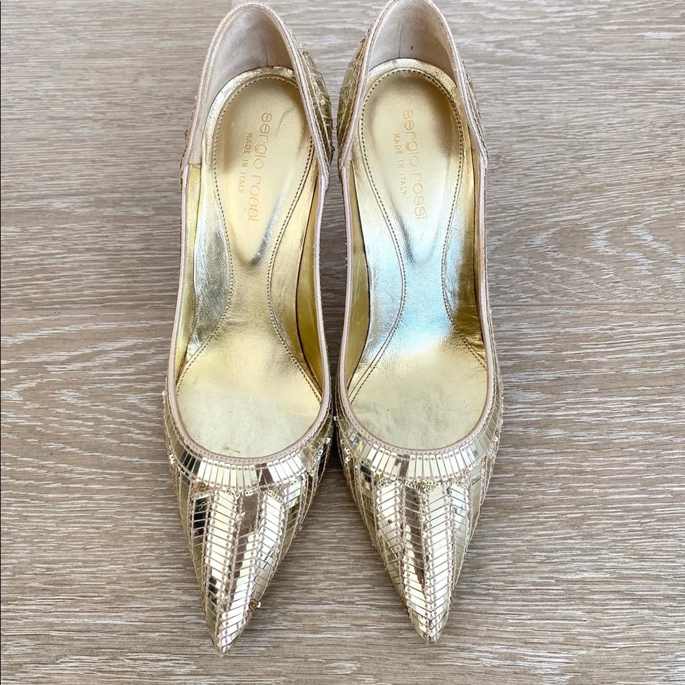 Stunning gold Sergio Rossi pumps! Size 37
